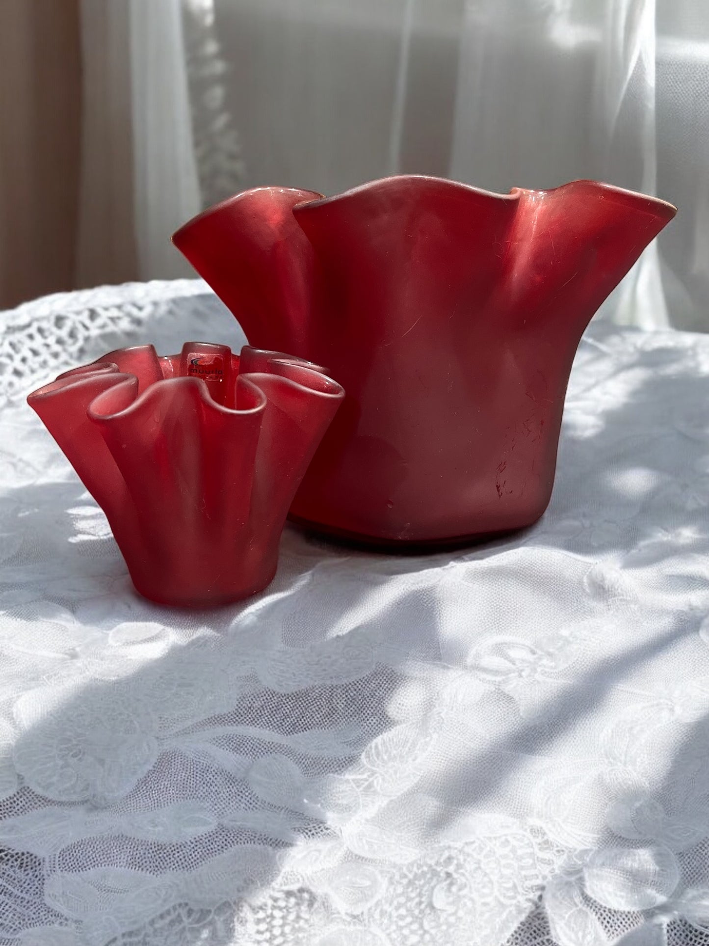 Vintage Frosted Red Muurla Art Glass Handkerchief Ruffled Vase (Finland)